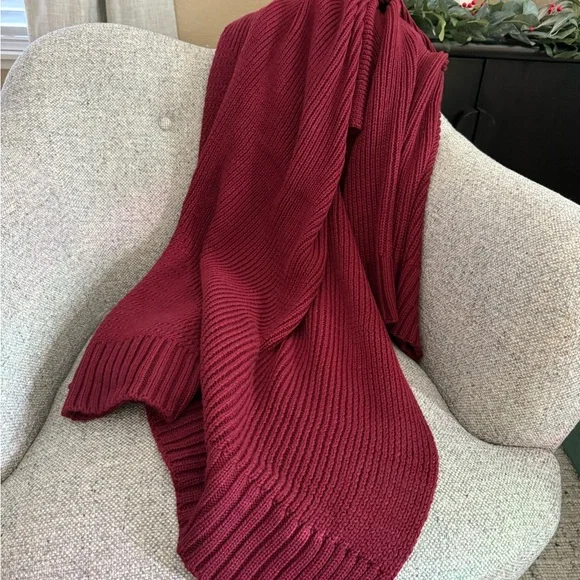 Crate & Barrel Sweater Knit Garnet Throw Blanket — 70”x55” NWOT